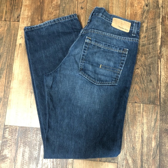 Calvin Klein Relaxed Straight Easy Fit 